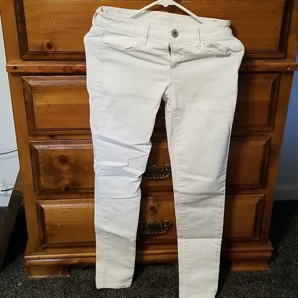 White American Eagle Outfitters stretch pants
